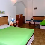 Papafotis & 4*