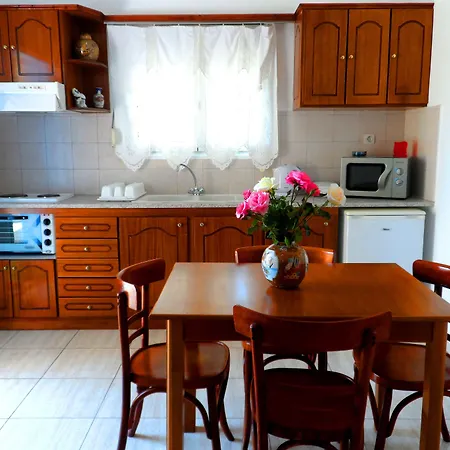 Papafotis & 4*